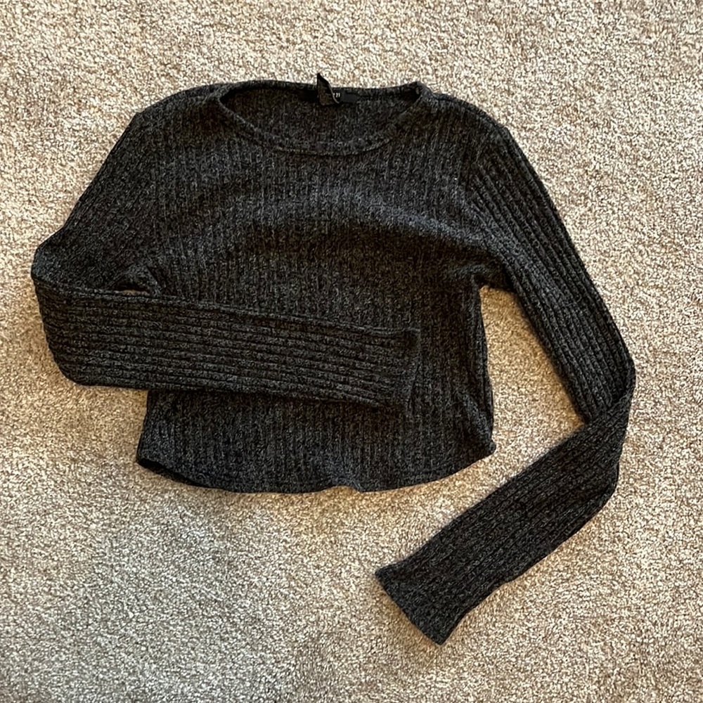 FOREVER 21 sweater